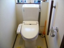 LIXILの一体型トイレ・アステオにお取替え! LIXILの一体型トイレ・アステオにお取替え!